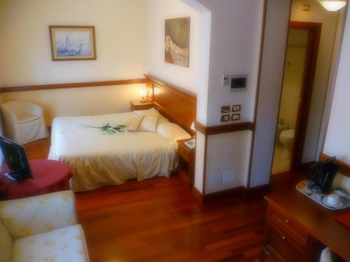 Hotel Minerva Pordenone Esterno foto