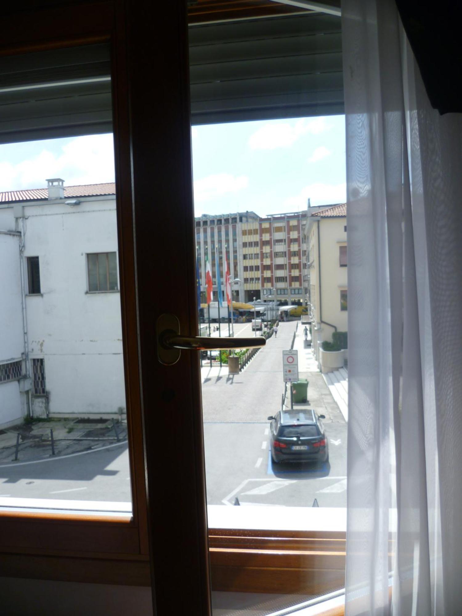 Hotel Minerva Pordenone Esterno foto