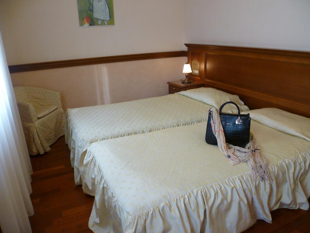 Hotel Minerva Pordenone Esterno foto