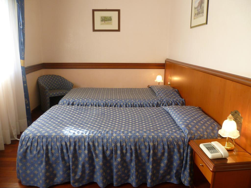 Hotel Minerva Pordenone Esterno foto